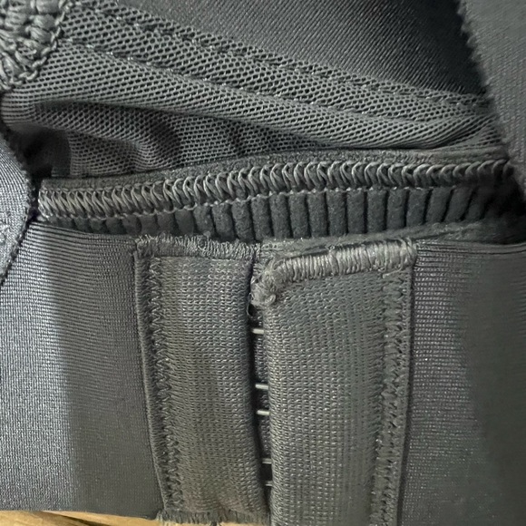 Calia by Carrie Underwood Women's Dark Blue Pullover Sports Bra, size small, EUC - Picture 4 of 5